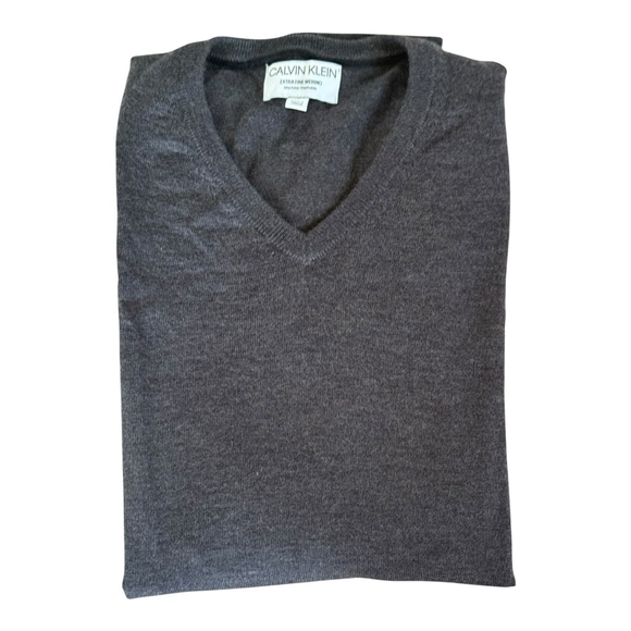 Calvin Klein Extra Fine Merino Wool V-Neck Sweater Size 

🖤 Calvin Klein Extra - Picture 1 of 5